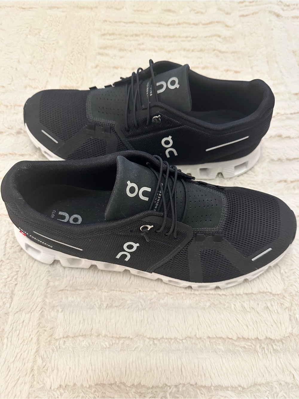 On Running Cloud Sneaker - Picture 3 of 10